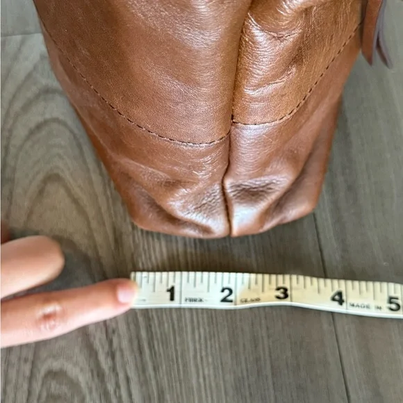 Margot Crossbody Leather Bag - Picture 12 of 12